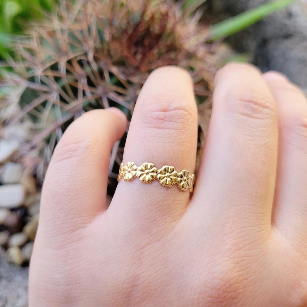 Classic Dainty Gold Flower Ring & Toe Ring - Picture 5 of 8